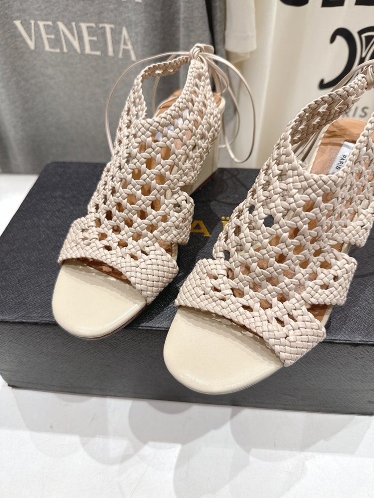 Босоніжки фото 6