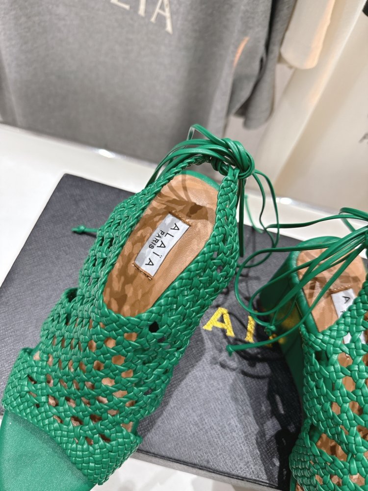 Босоніжки фото 6