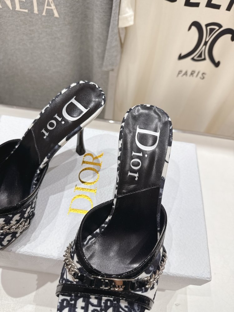 Босоножки фото 6