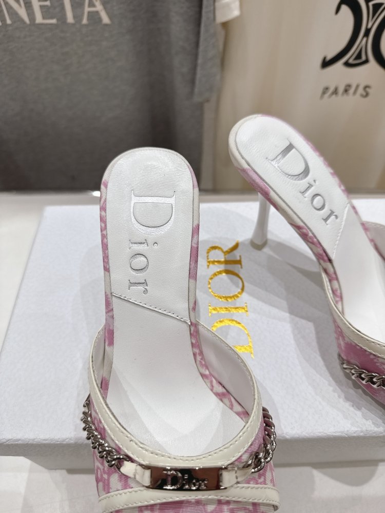 Босоножки фото 6