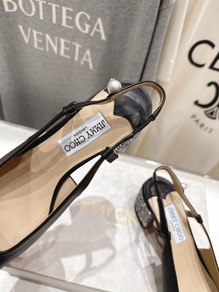 Босоножки фото 6