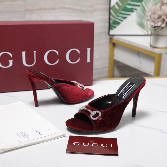 Босоножки фото 6