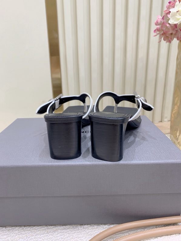 Босоножки фото 6