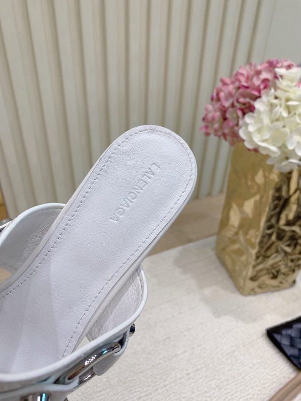 Босоножки фото 6