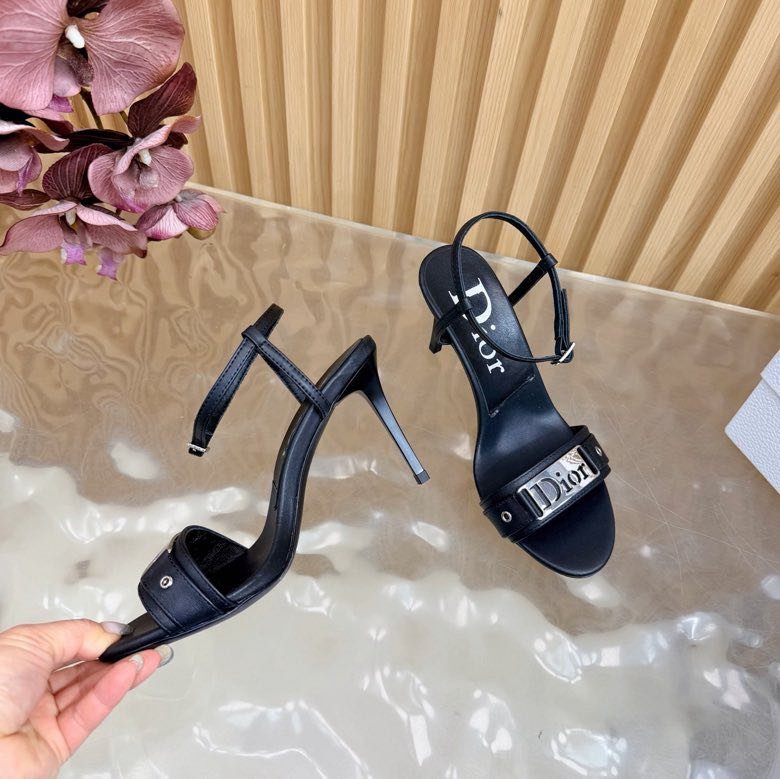 Босоножки фото 6