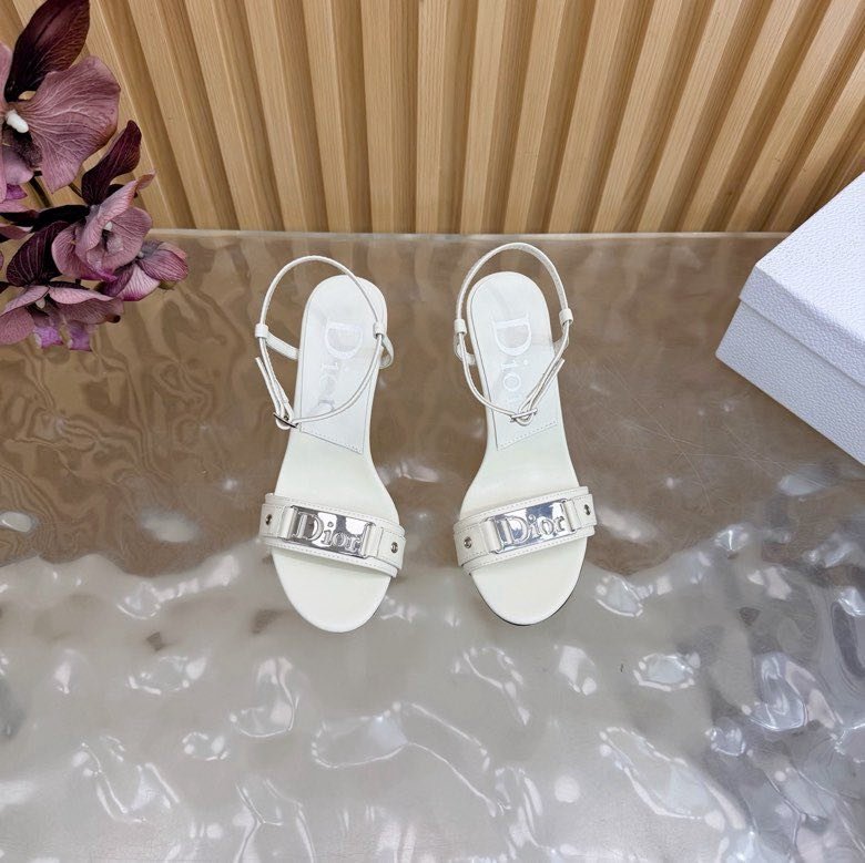 Босоножки фото 6