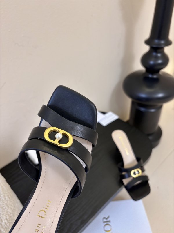 Босоніжки фото 6