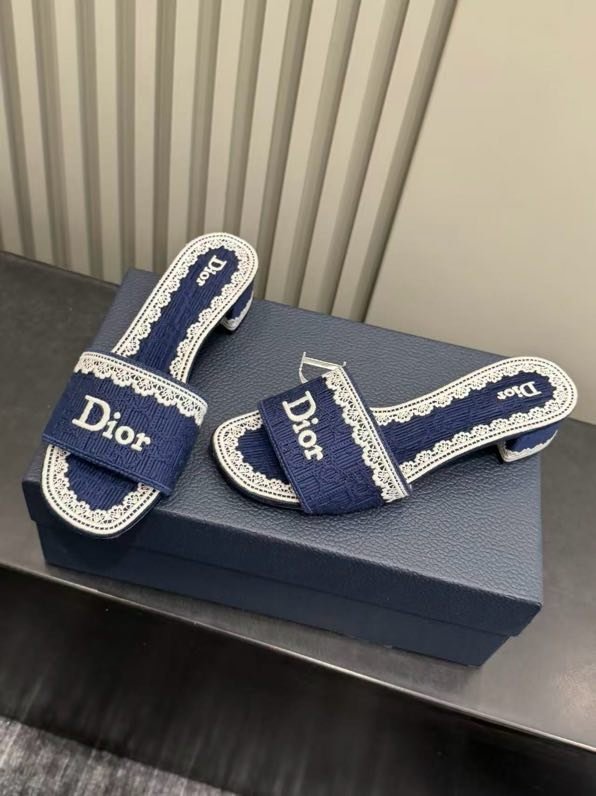 Босоножки фото 6