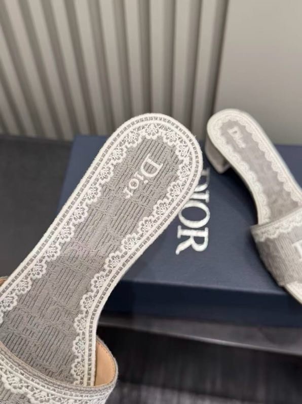 Босоножки фото 6