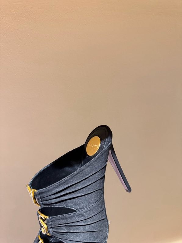 Босоножки фото 6