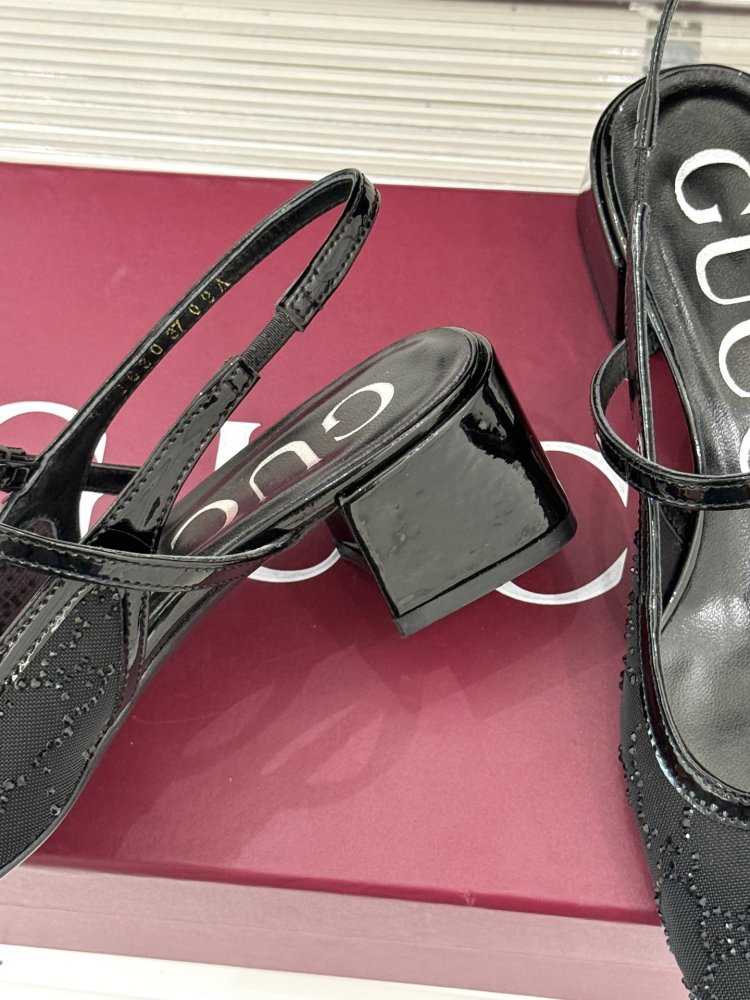 Босоножки фото 6