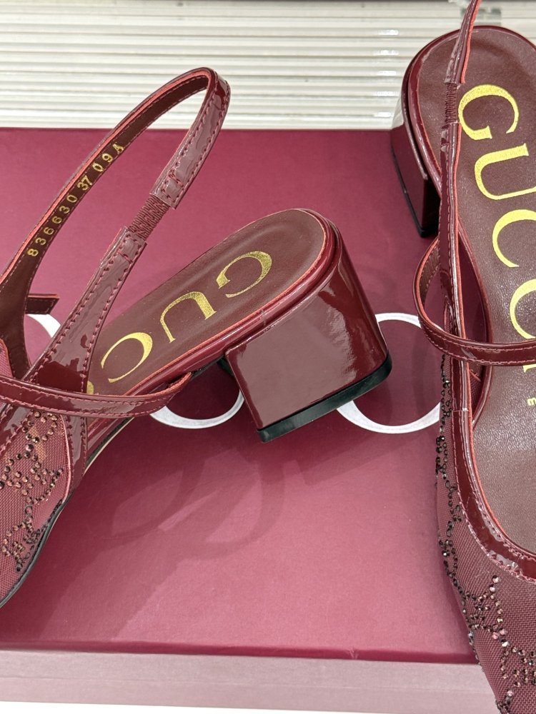 Босоножки фото 6