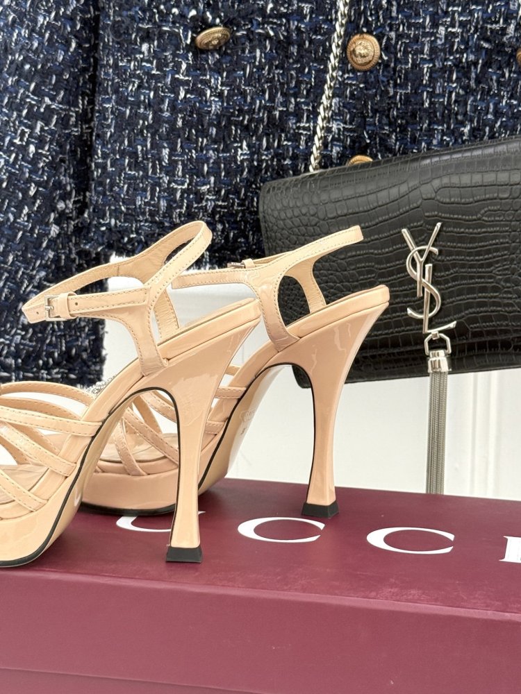 Босоножки фото 6