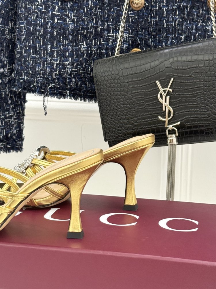 Босоножки фото 6