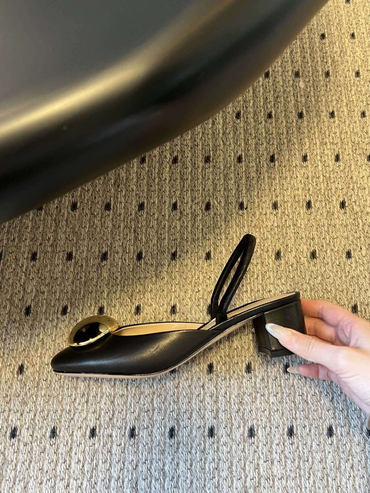 Босоножки фото 6