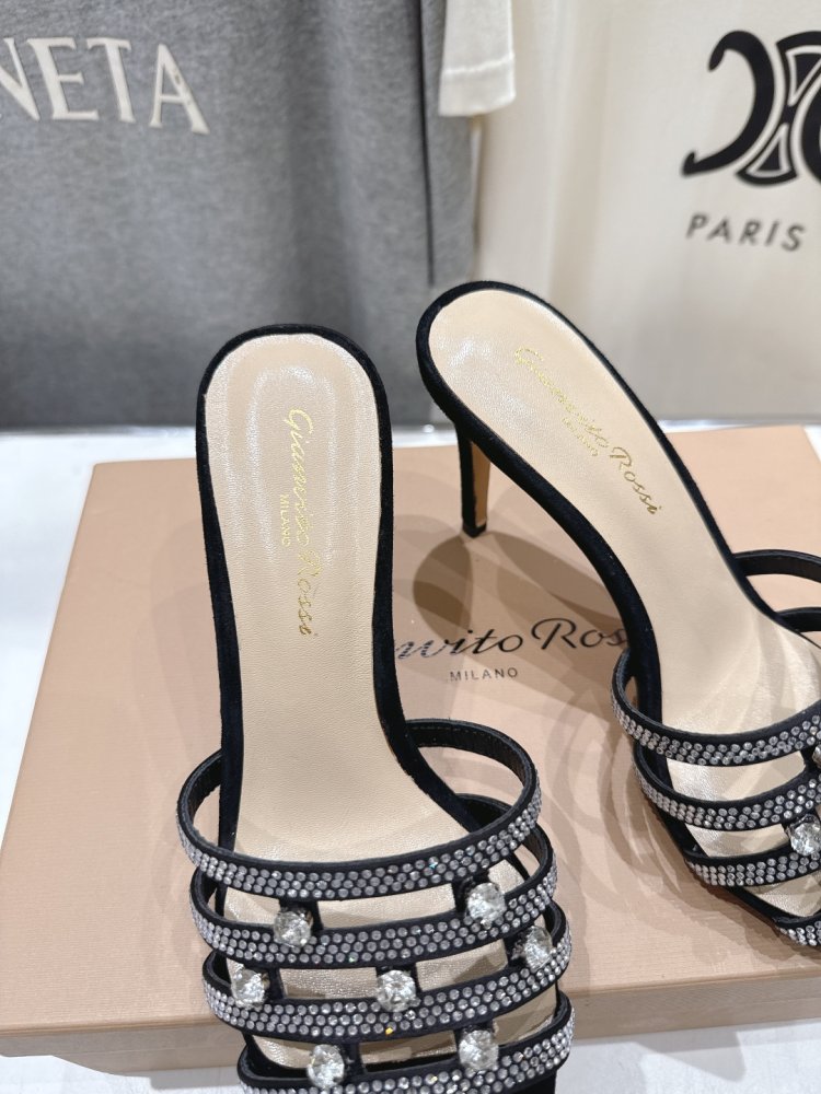 Босоножки фото 6