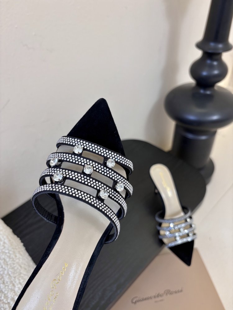 Босоножки фото 6