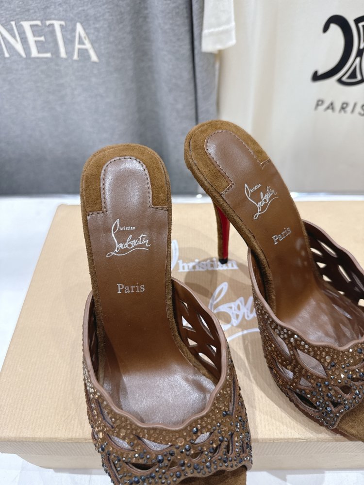 Босоножки фото 6