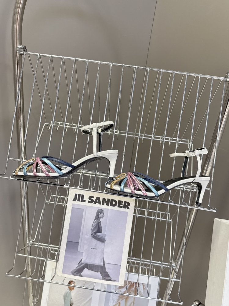 Босоножки фото 6