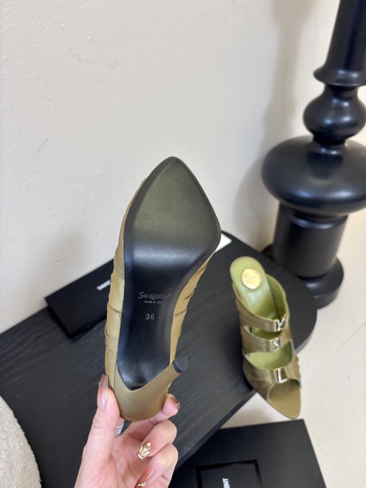 Босоножки фото 6