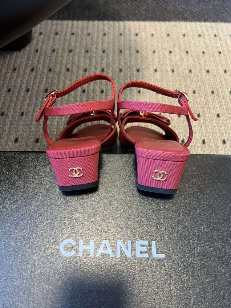 Босоножки фото 6