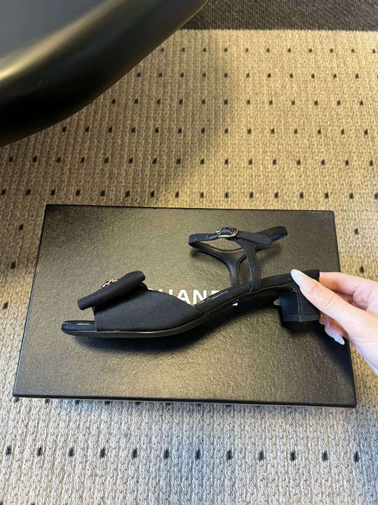 Босоножки фото 6