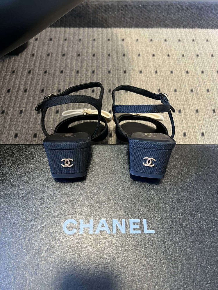 Босоножки фото 6