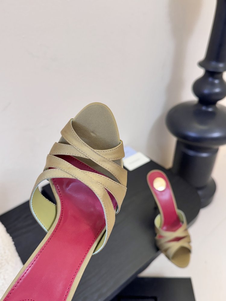 Босоножки фото 6