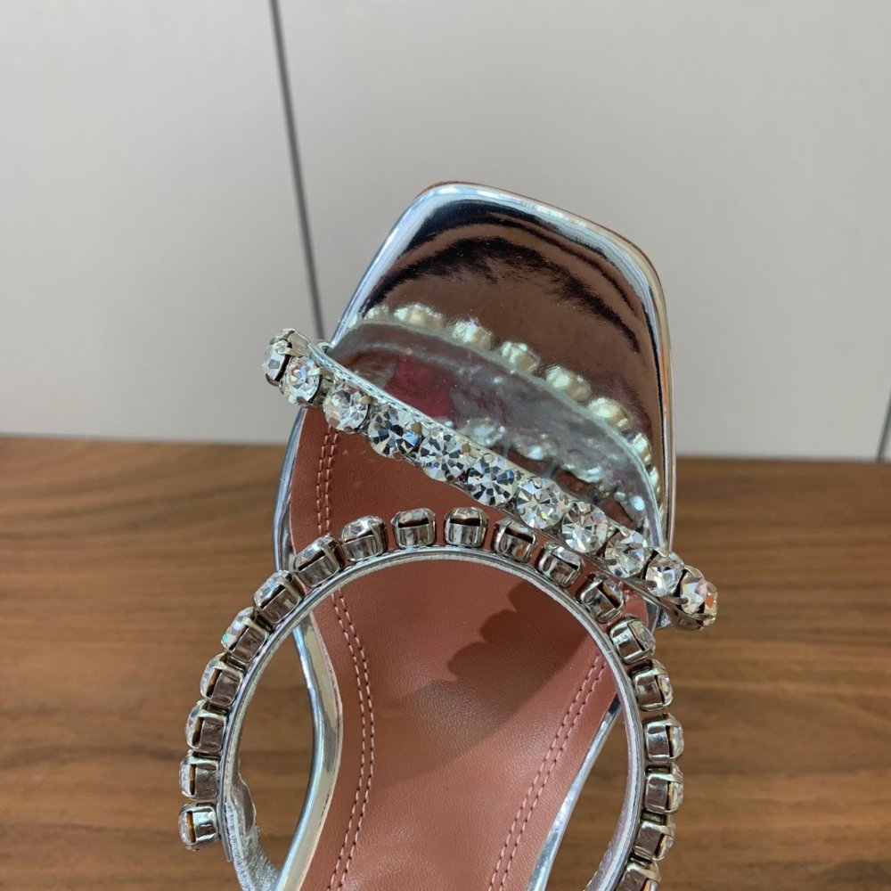 Босоножки фото 7