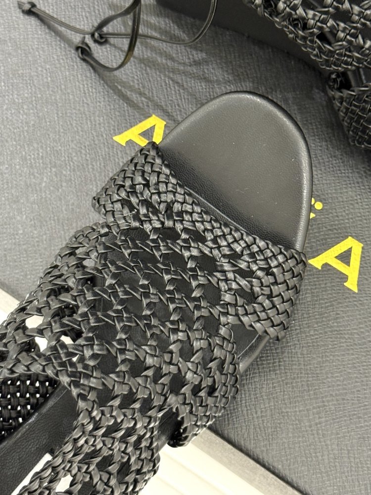 Босоніжки фото 7