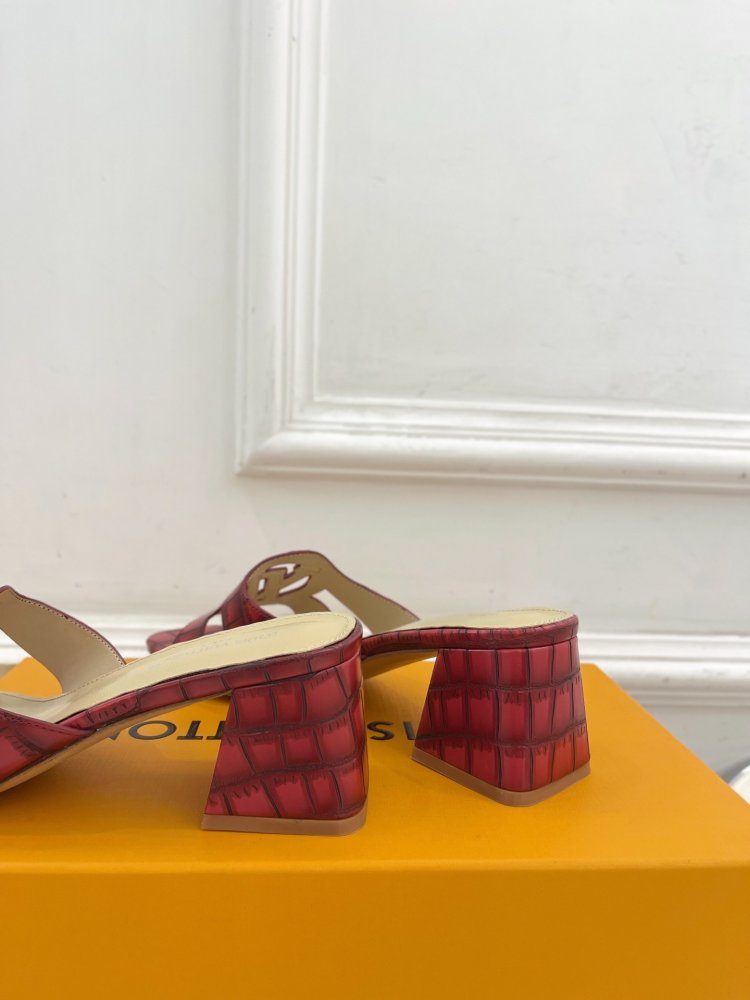 Босоножки фото 7