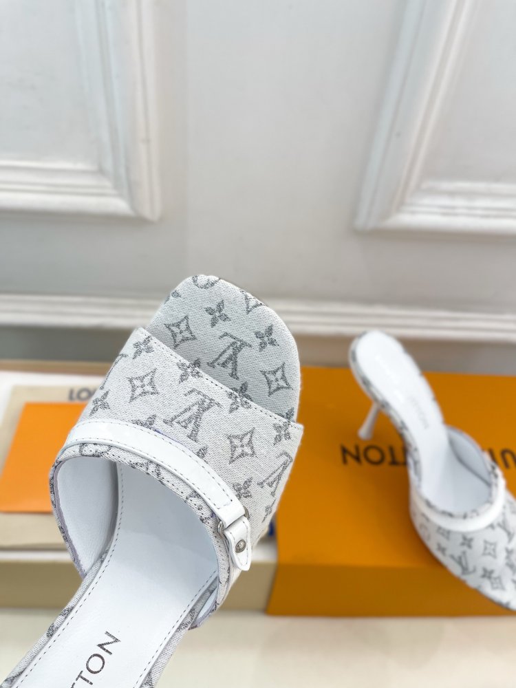 Босоножки фото 7