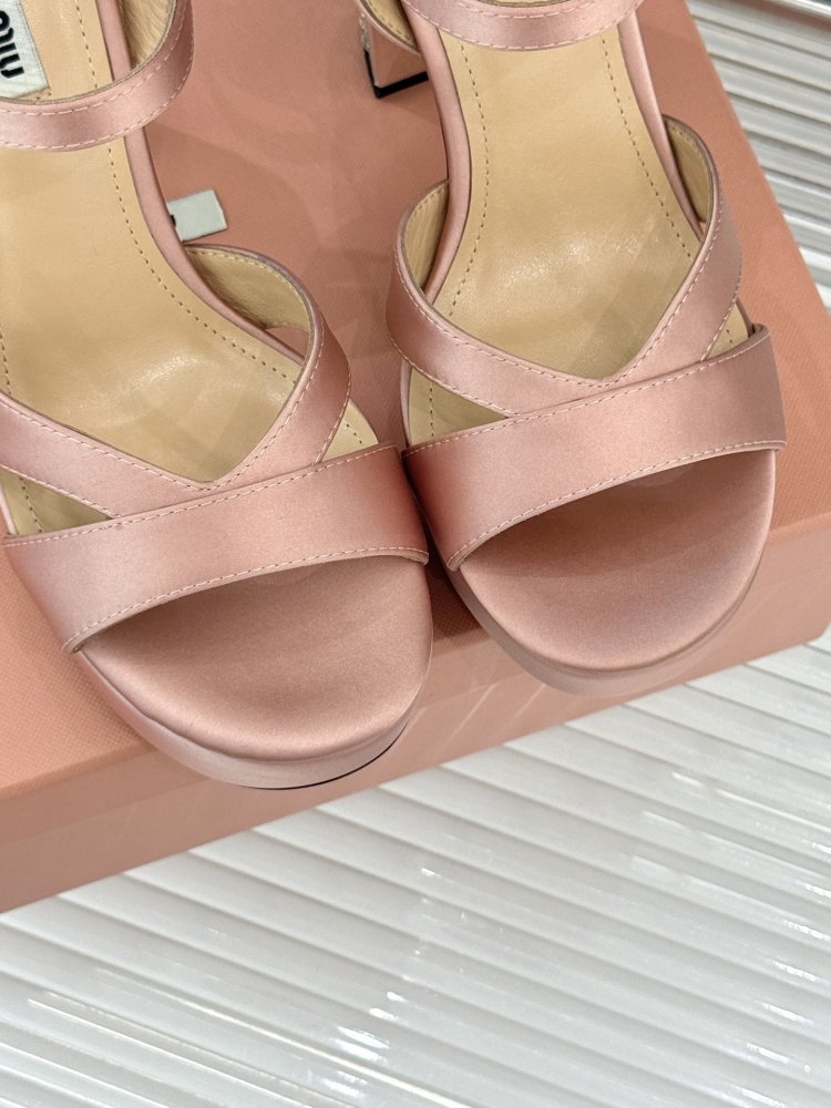 Босоножки фото 7