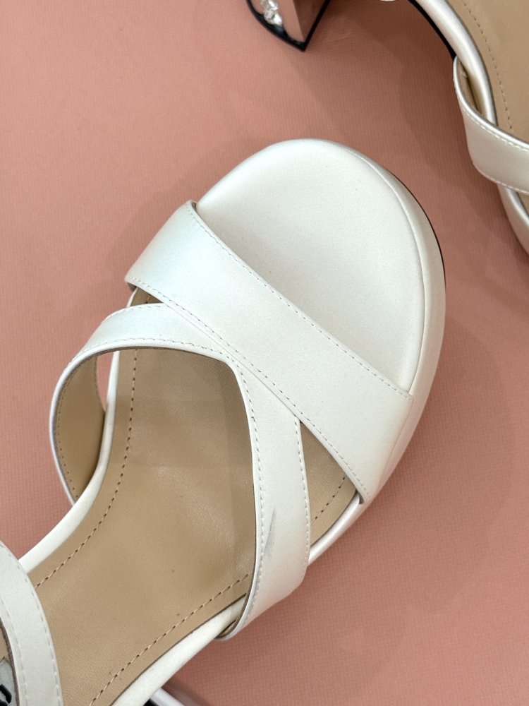 Босоножки фото 7