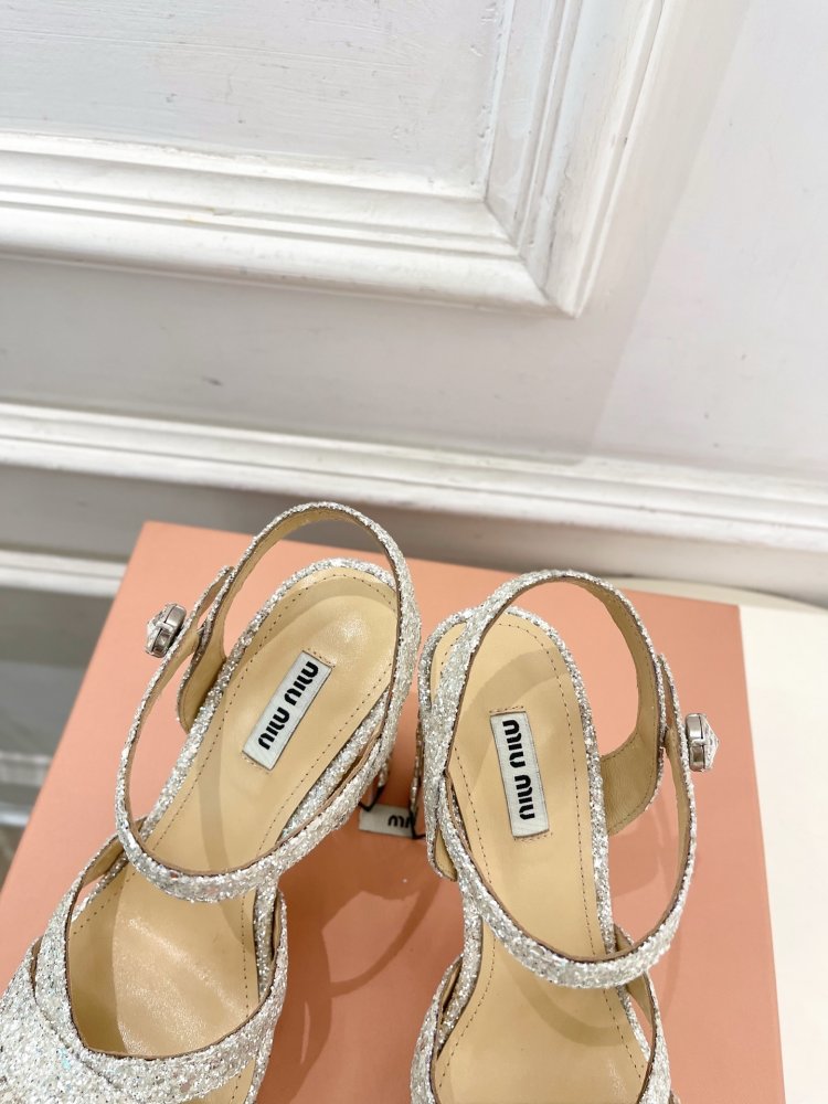 Босоніжки фото 7