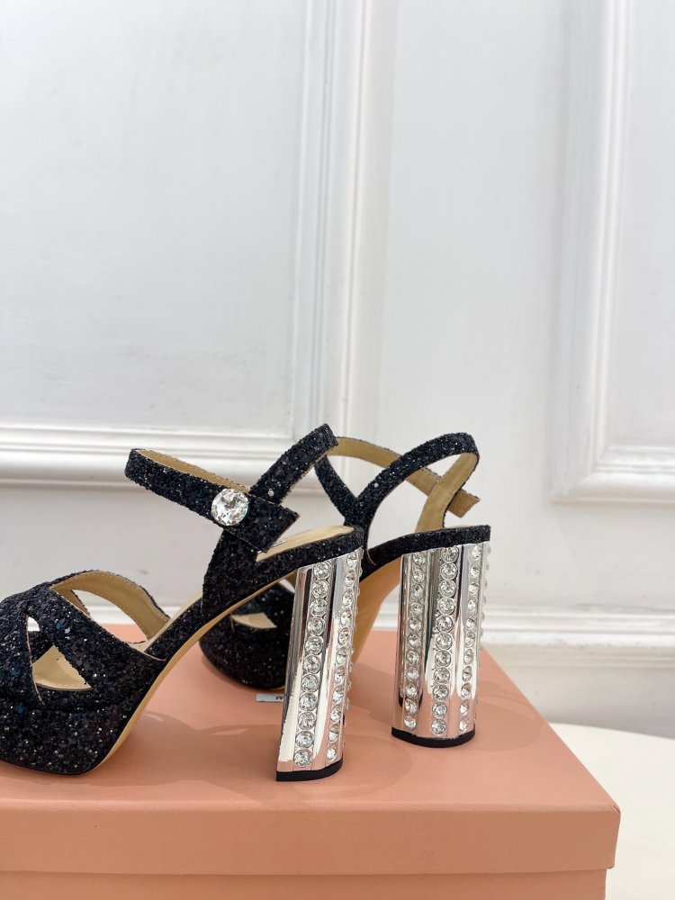 Босоножки фото 7