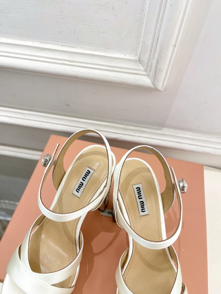 Босоножки фото 7