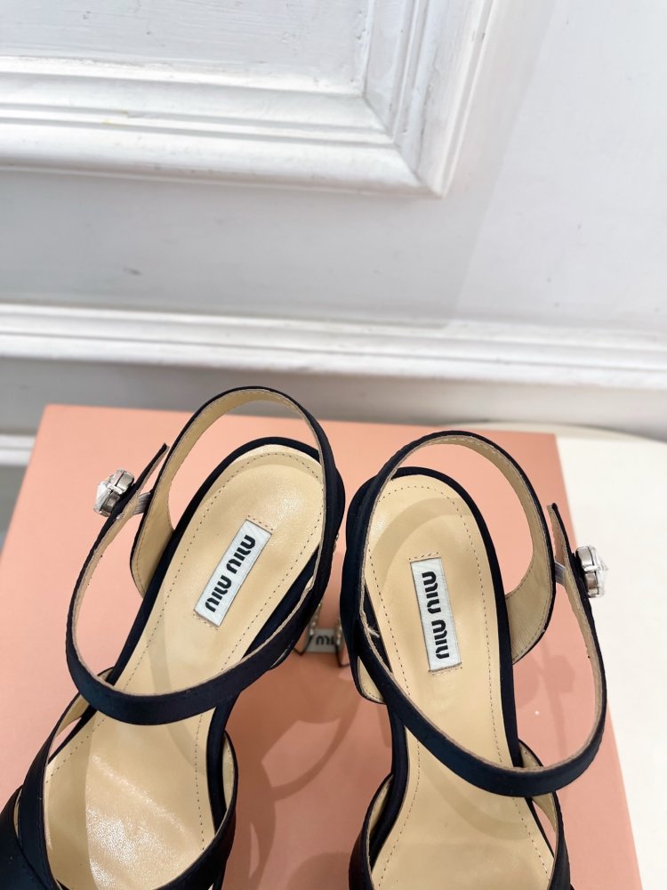 Босоножки фото 7