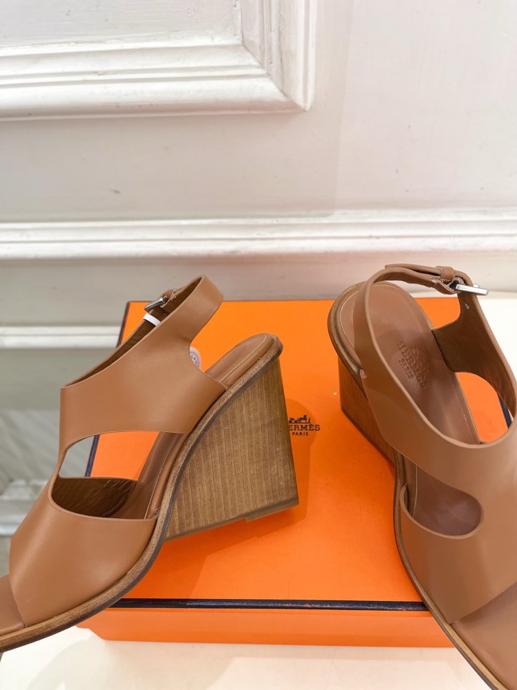 Босоножки фото 7