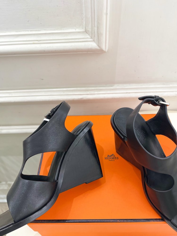 Босоножки фото 7