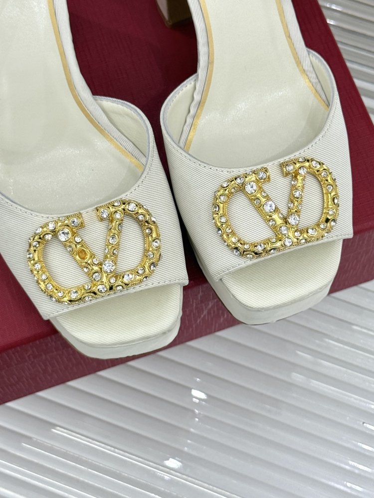 Босоножки фото 7