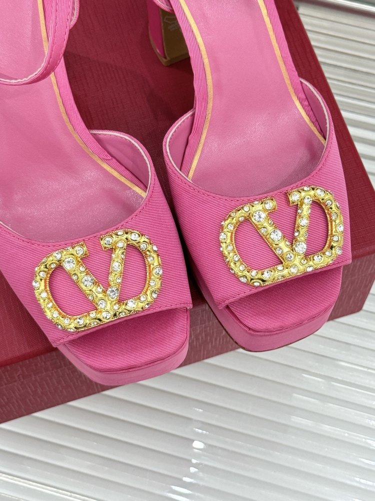 Босоножки фото 7