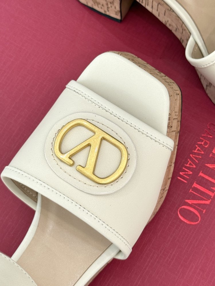 Босоножки фото 7