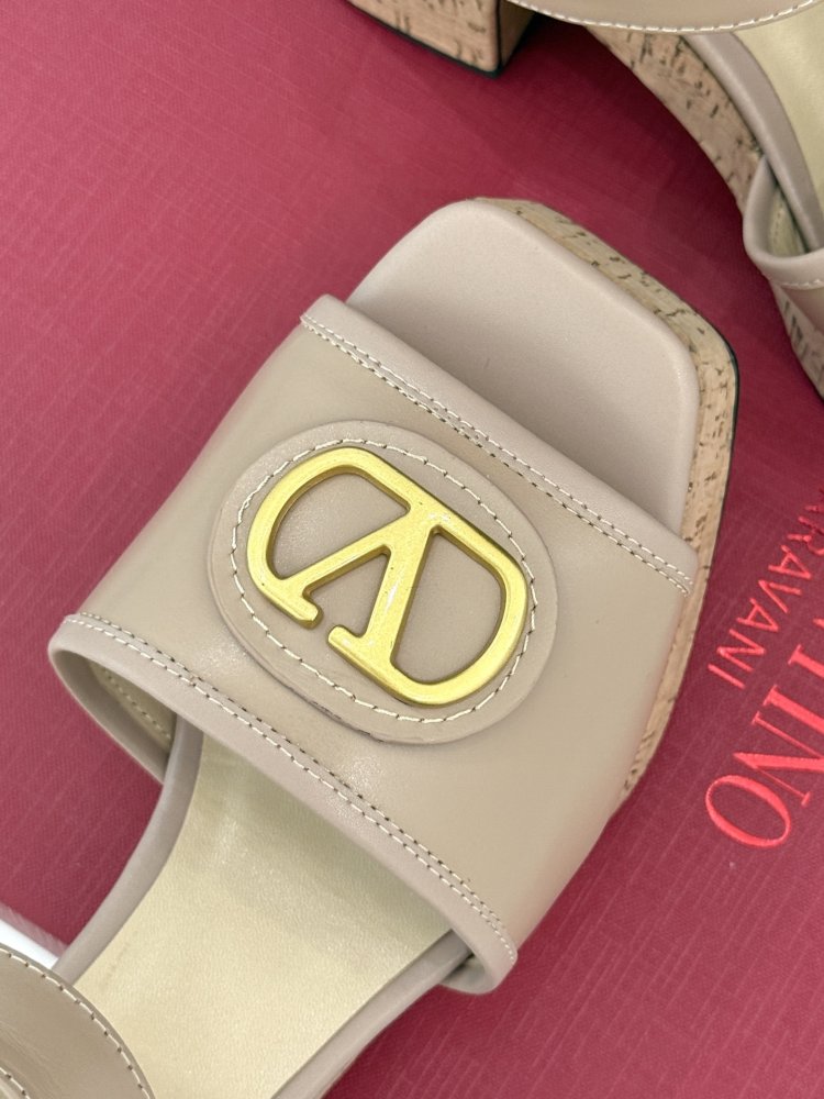 Босоножки фото 7