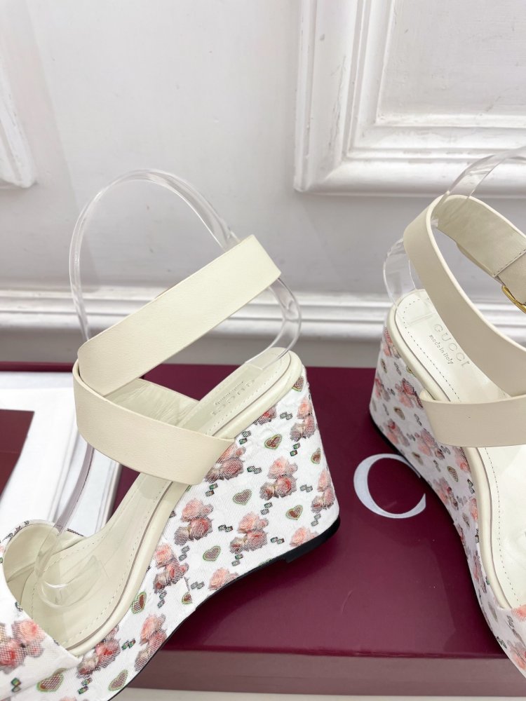 Босоножки фото 7