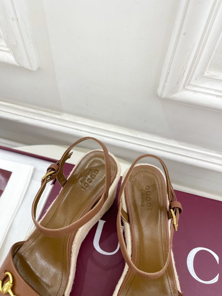 Босоножки фото 7