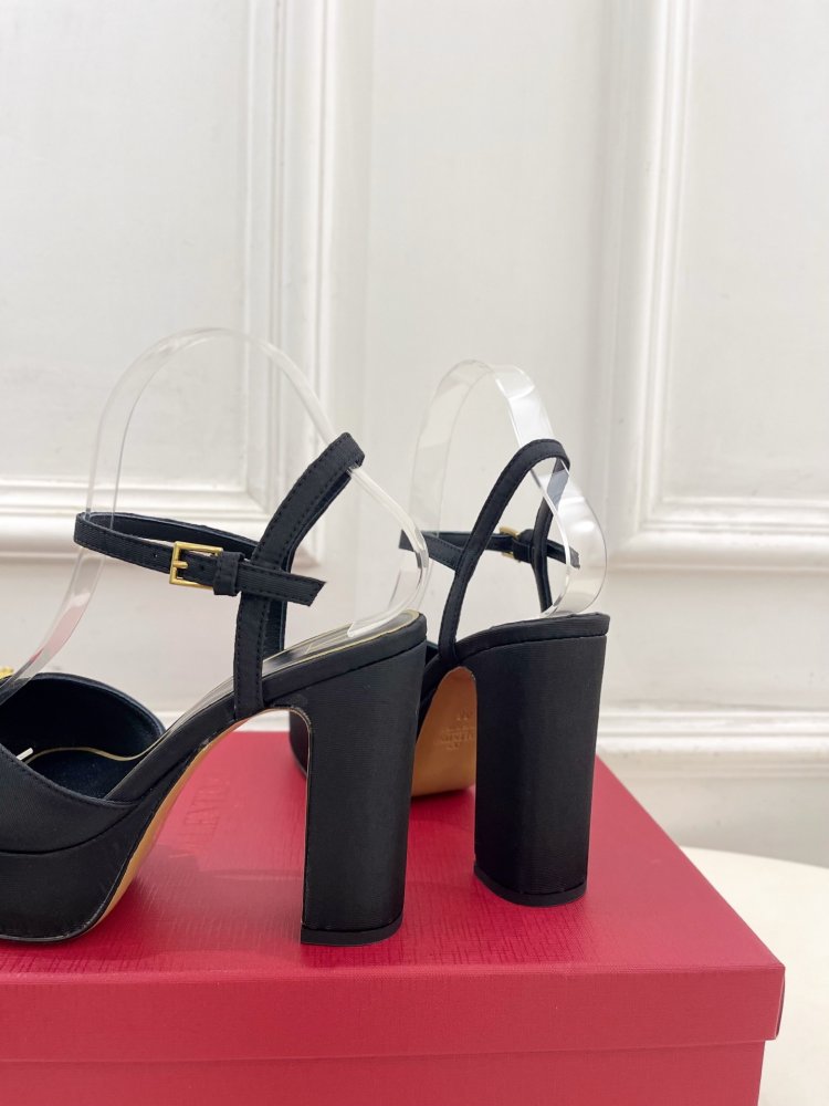 Босоножки фото 7