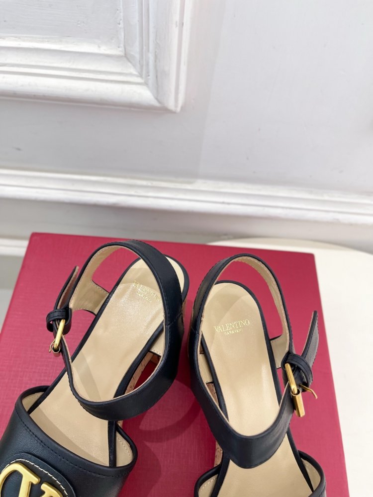 Босоніжки фото 7