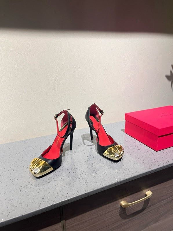 Босоножки фото 7