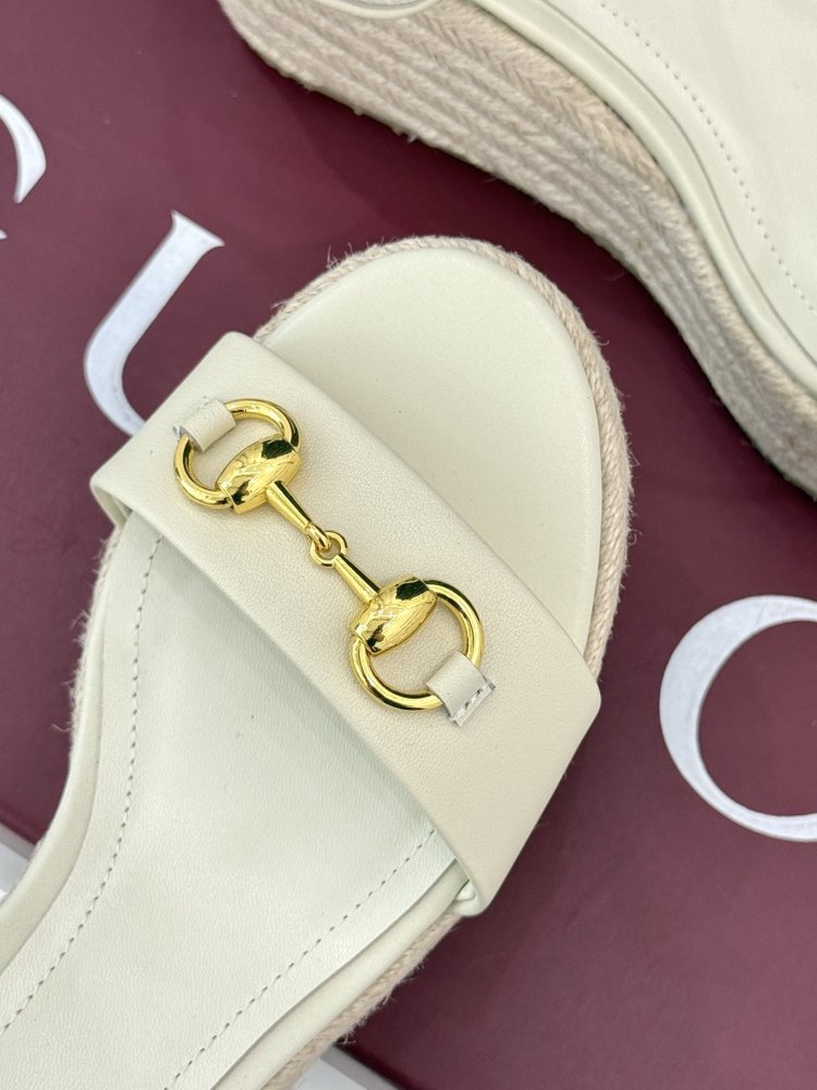 Босоножки фото 7